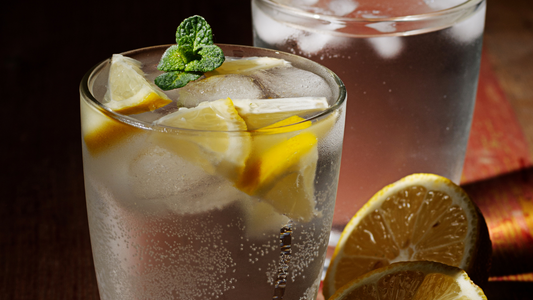 夏冷え対策の基本！エアコンと冷たい飲み物に要注意