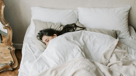 仕事始めで乱れがちな睡眠を整える：冬の快眠 × お腹の温め効果